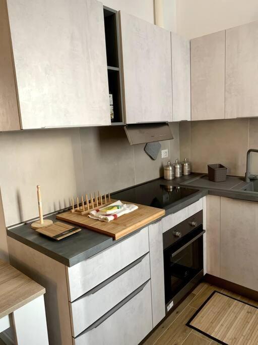 Appartamento Con Terrazzo Sui Tetti Milanesi ภายนอก รูปภาพ