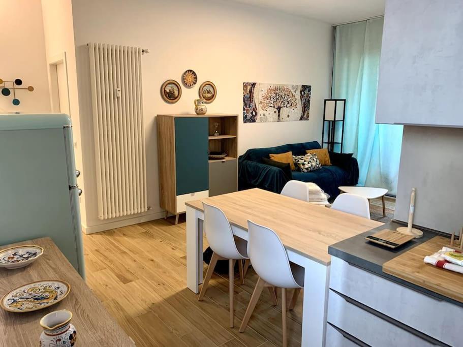 Appartamento Con Terrazzo Sui Tetti Milanesi ภายนอก รูปภาพ